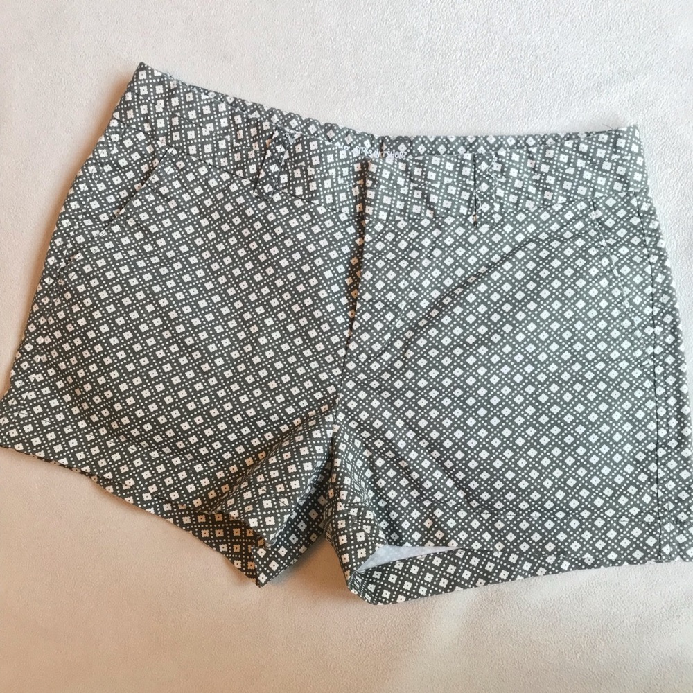 Khaki by Gap city shorts